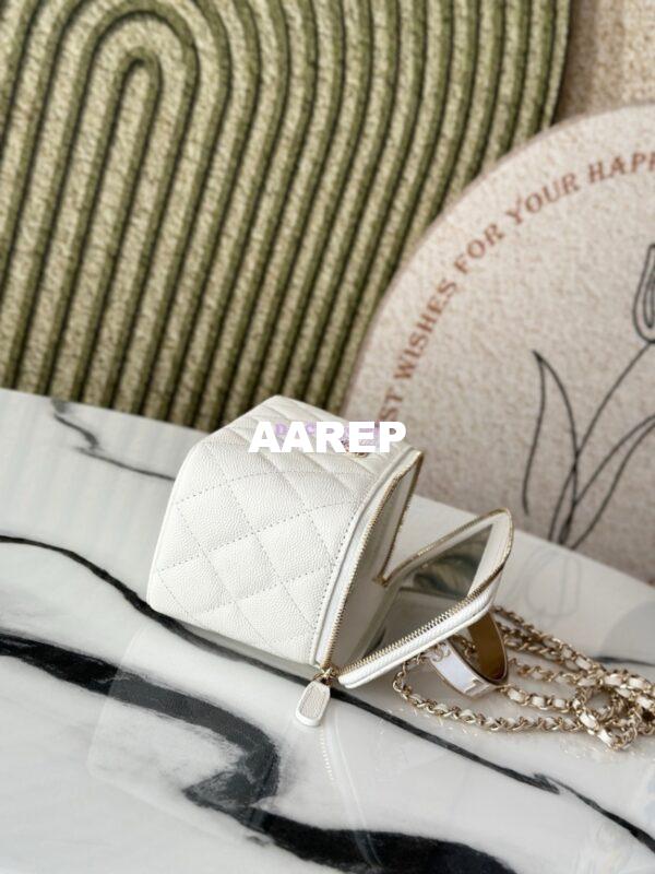 Replica Chanel Exclusive Limited-Edition Grained Calfskin Metal Enamel Handle Vanity Chain Bag – AP4426 White 7