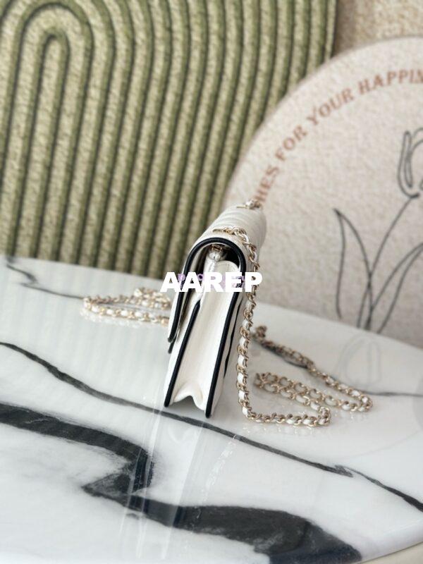 Replica Chanel SS25 CC Enamel Wallet On Chain WOC in Lambskin AP4511 White 4