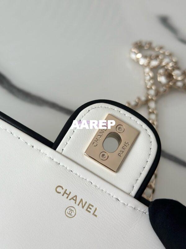 Replica Chanel SS25 CC Enamel Wallet On Chain WOC in Lambskin AP4511 White 9