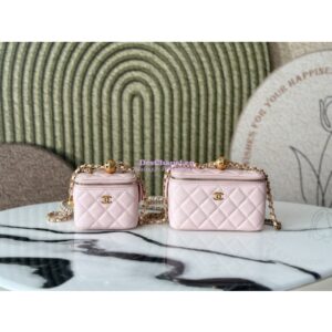 Replica Chanel New Clutch With Chain in Lambskin AP2303 Light Pink
