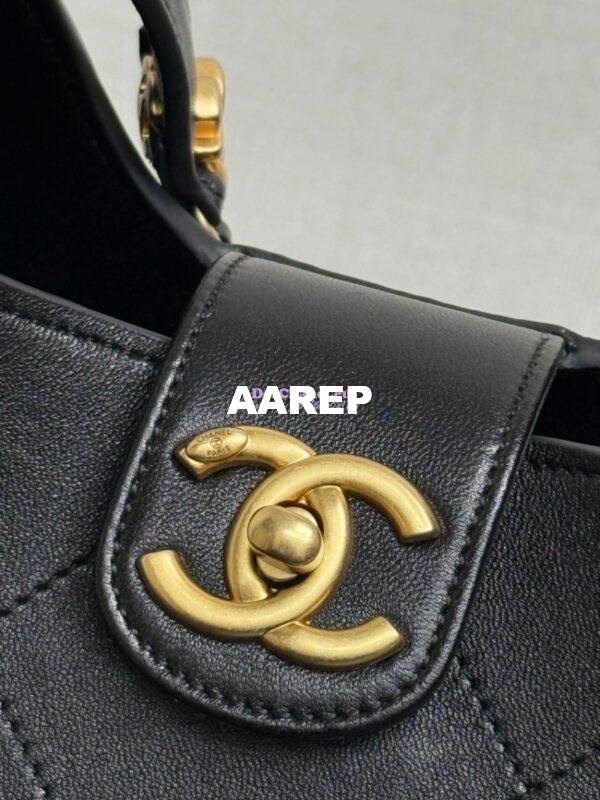 Replica Chanel SS25 Hobo Bag Shiny Lambskin AS5409 Black 3