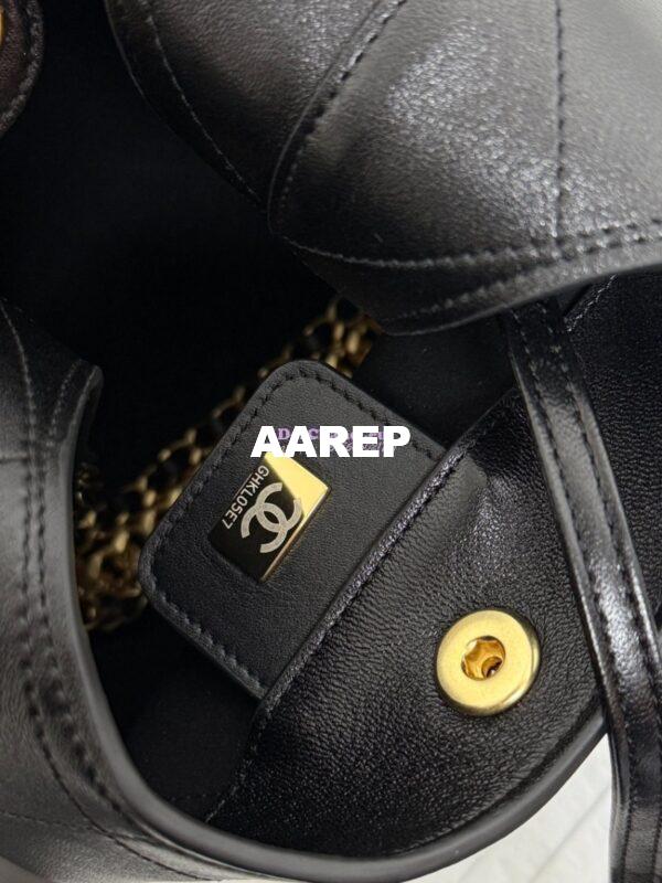 Replica Chanel SS25 Hobo Bag Shiny Lambskin AS5409 Black 7