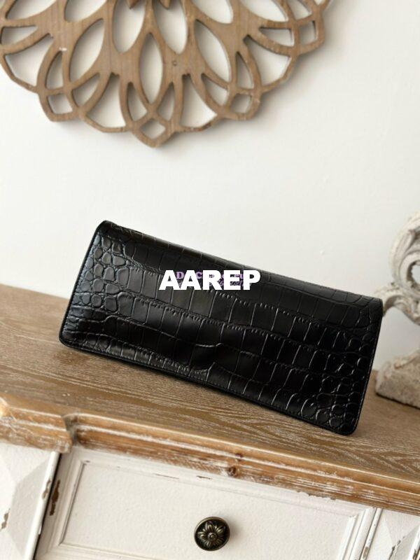 Replica Chanel Métiers d'Art 2018/19 Collection Black Crocodile Embossed Scarab Clutch – Luxurious Ancient Egyptian Motif 9