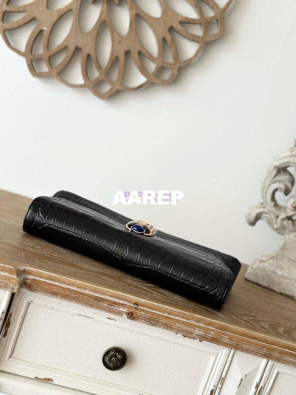 Replica Chanel Métiers d'Art 2018/19 Collection Black Crocodile Embossed Scarab Clutch – Luxurious Ancient Egyptian Motif 10