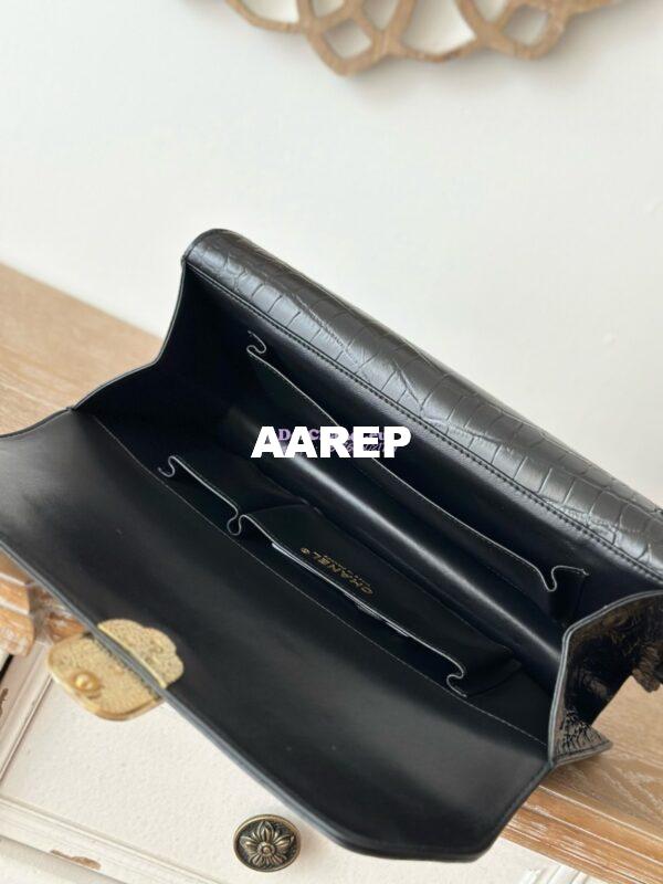 Replica Chanel Métiers d'Art 2018/19 Collection Black Crocodile Embossed Scarab Clutch – Luxurious Ancient Egyptian Motif 11