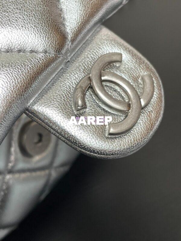 Replica Chanel 24/25SS Shiny Lambskin Backpack AS5310 MEtallic Silver 6