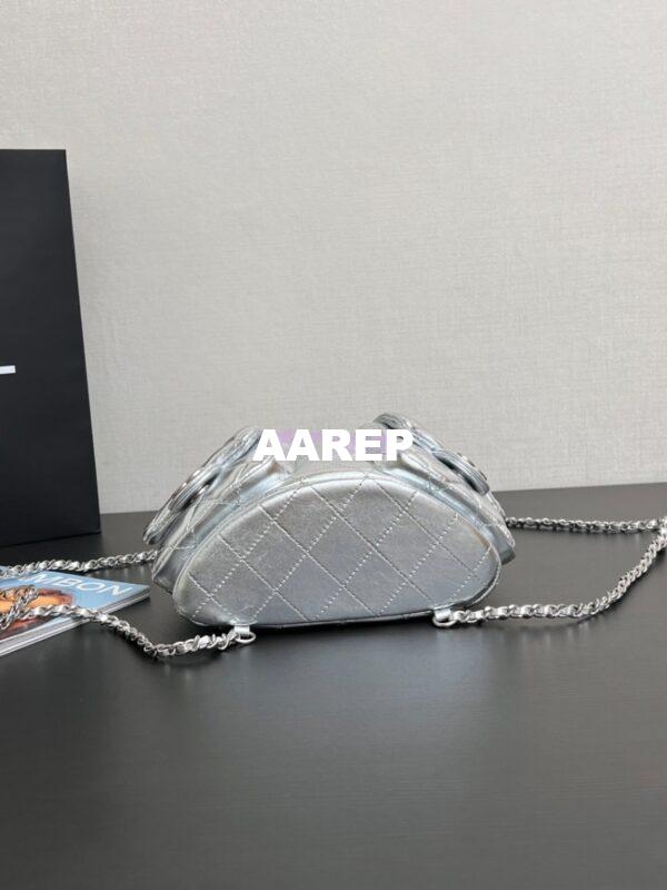 Replica Chanel 24/25SS Shiny Lambskin Backpack AS5310 MEtallic Silver 7