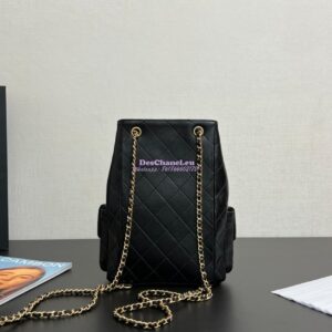 Replica Chanel 24/25SS Shiny Lambskin Backpack AS5310 Black 2
