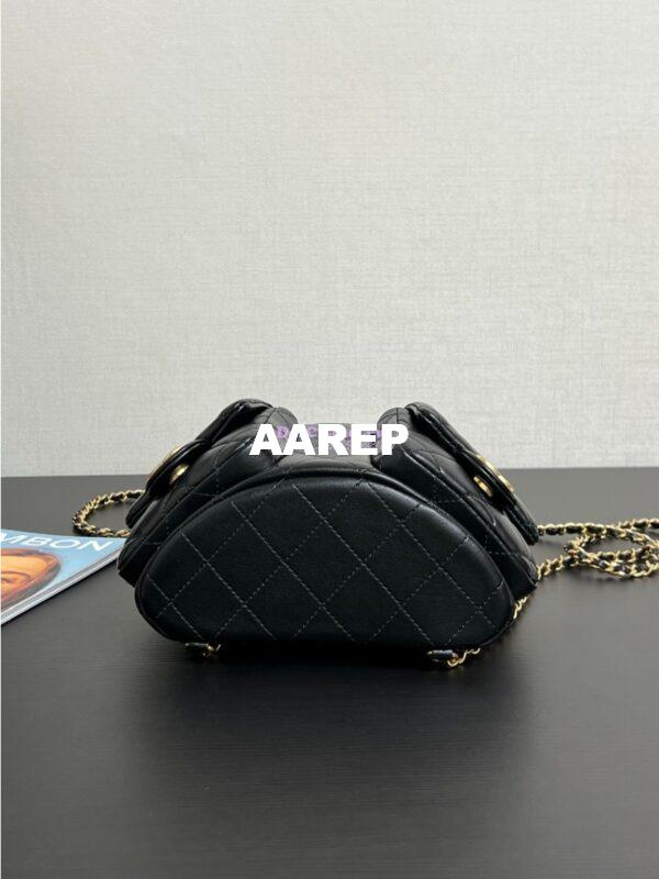 Replica Chanel 24/25SS Shiny Lambskin Backpack AS5310 Black 11