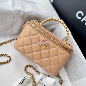 Replica Chanel Lambskin Clutch With Chain with Diamanté Logo Top Handle AP4046 Beige 2
