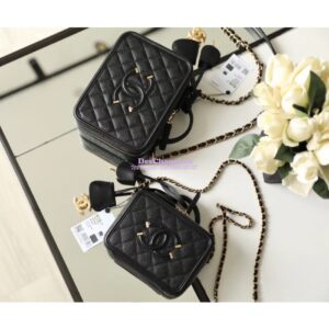 Replica Chanel CC Filigree Vanity Case Vanity Case A93343 Caviar Black 2