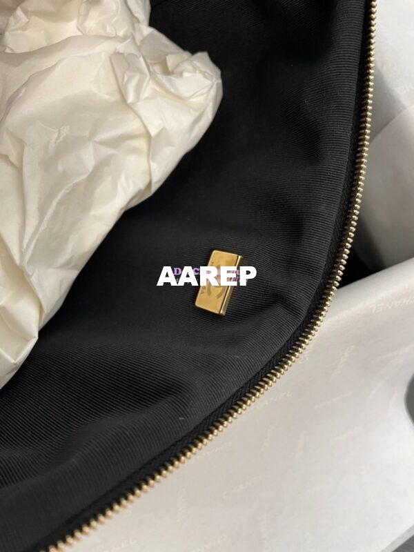 Replica Chanel 24P Hobo Bag  in Grained Shiny Calfskin AS4293 Black 10