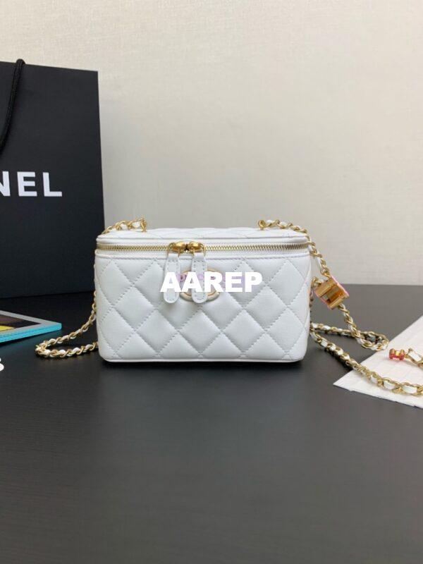 Replica Chanel Clutch with Chain Shiny Lambskin AP3940 White  (limited edition) 3