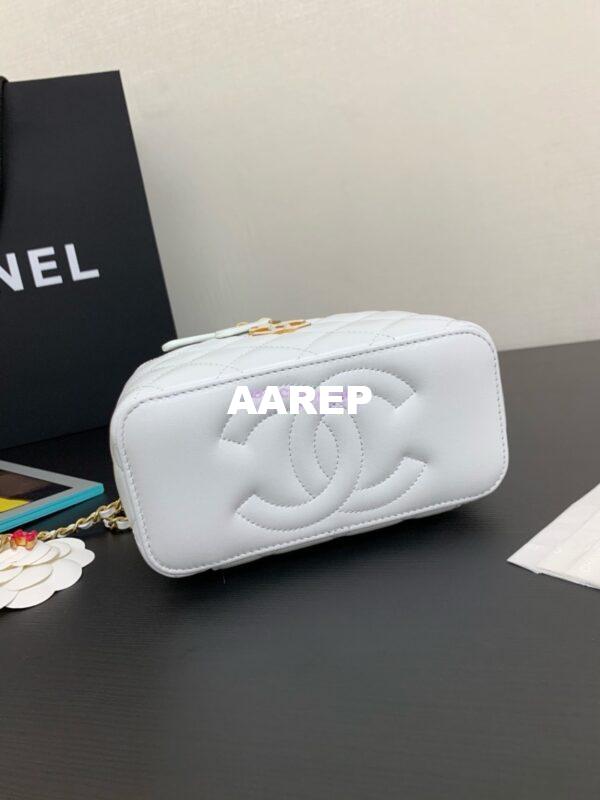 Replica Chanel Clutch with Chain Shiny Lambskin AP3940 White  (limited edition) 5