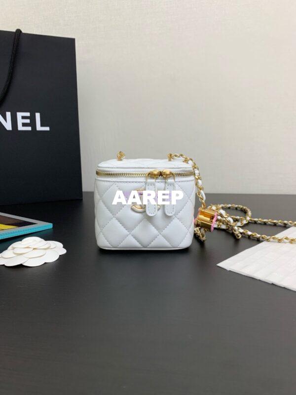 Replica Chanel Clutch with Chain Shiny Lambskin AP3941 White  (limited edition)