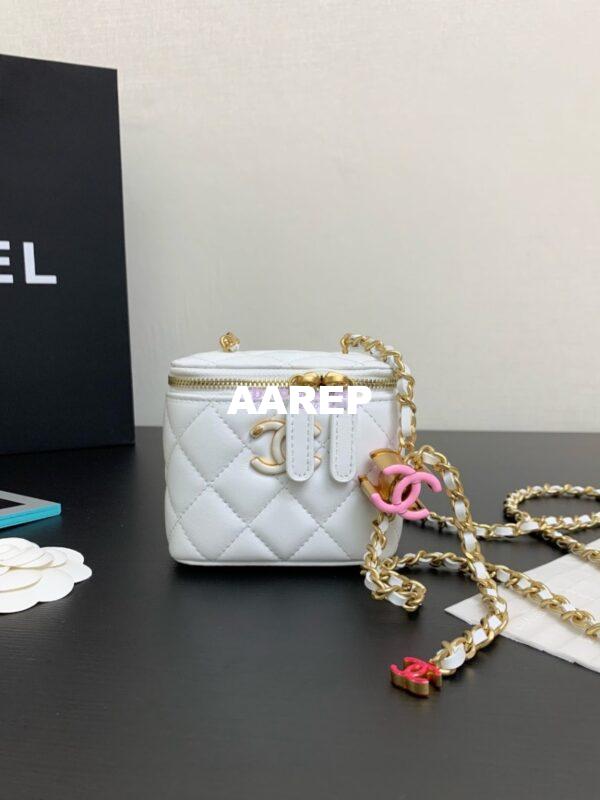 Replica Chanel Clutch with Chain Shiny Lambskin AP3941 White  (limited edition) 2