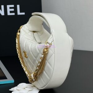 Replica Chanel Shiny Crumpled Calfskin Pouch AP4058 White 2