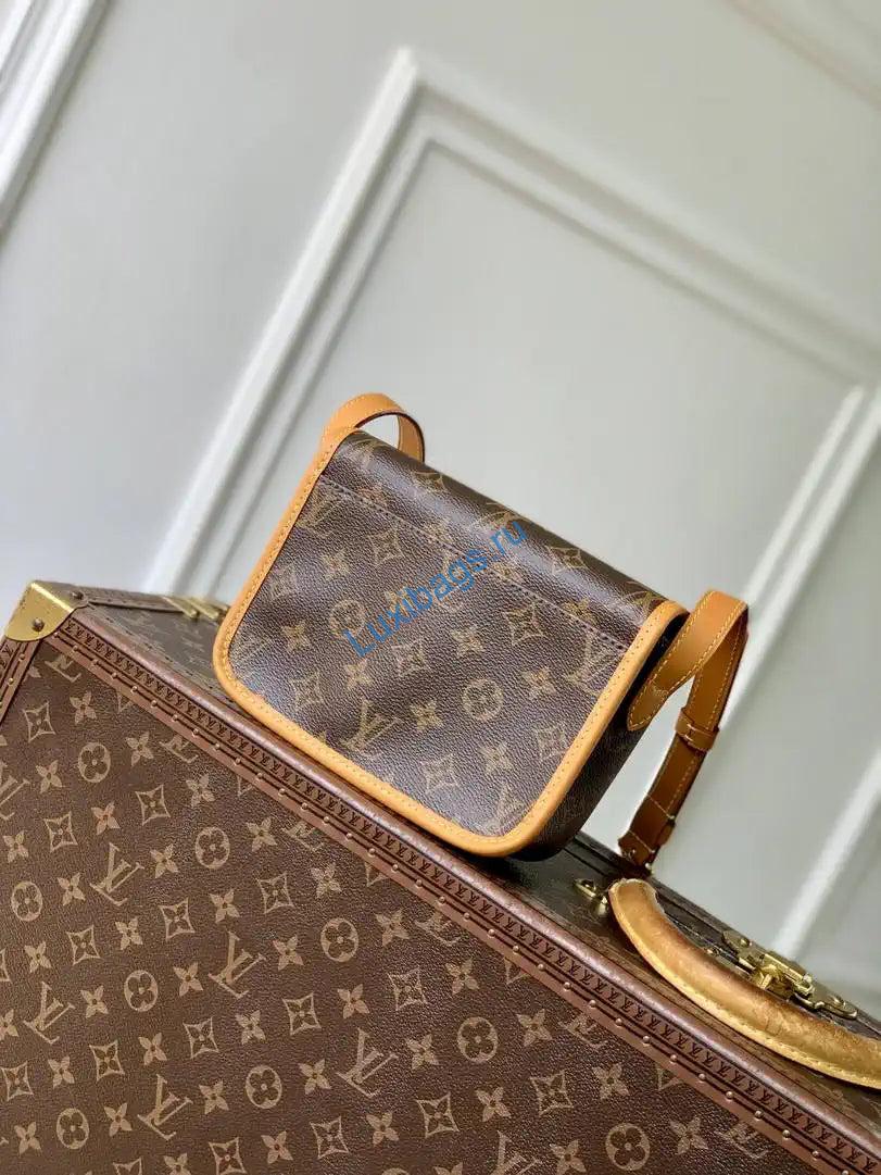 Louis Vuitton Satchel Wearable Wallet LV M26805 Monogram - Image 2