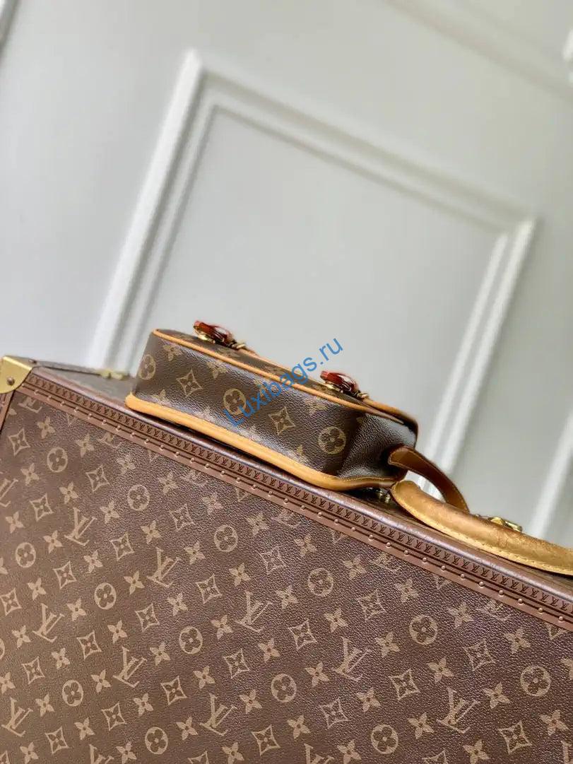Louis Vuitton Satchel Wearable Wallet LV M26805 Monogram - Image 3