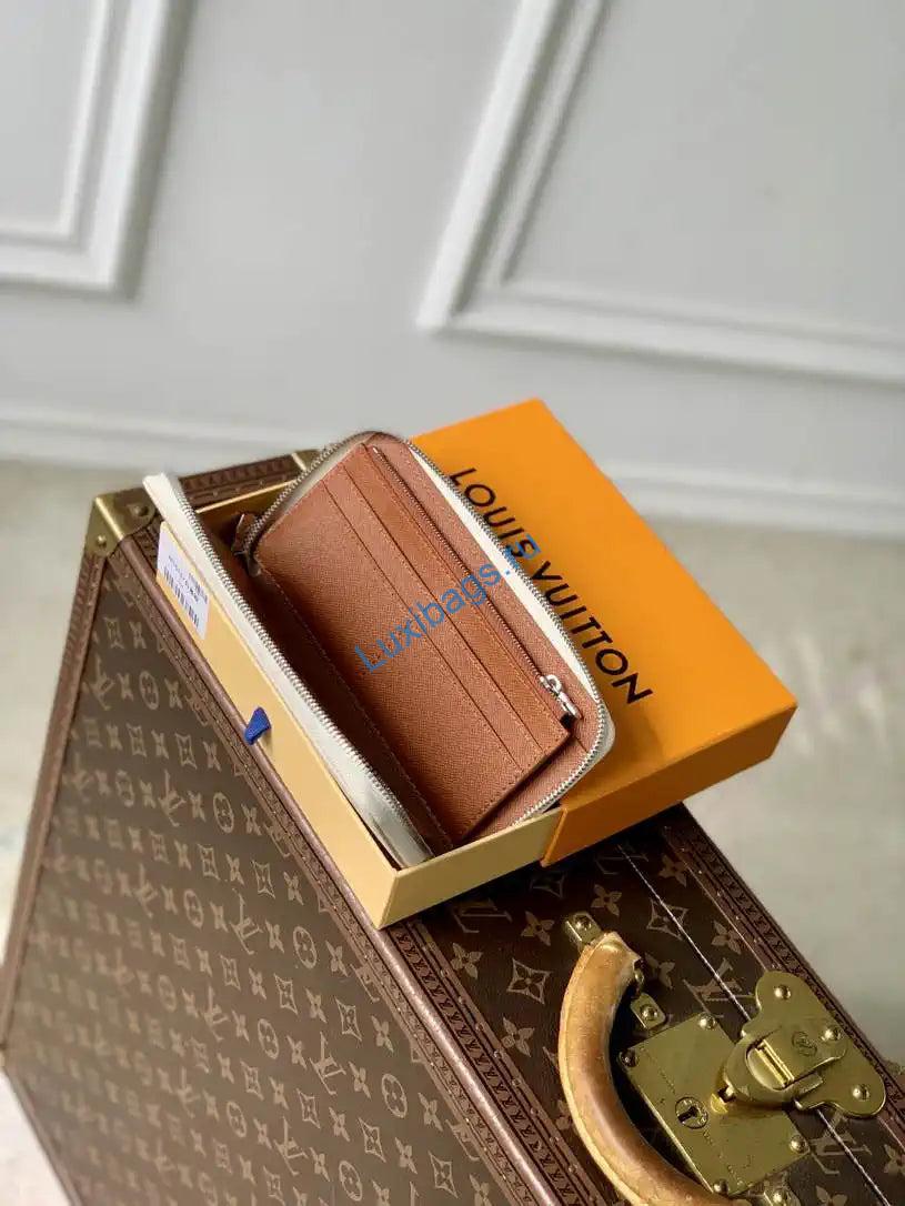 LV M15157 Louis Vuitton Zippy Wallet White Monogram Eclipse - Image 8