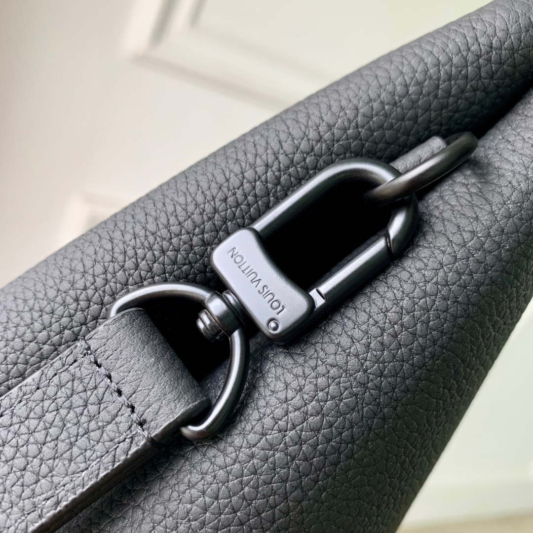 LV M25943 Louis Vuitton Duo Pouch Bag Black - Image 4