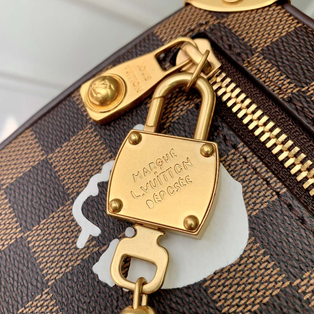 LV N40809 Louis Vuitton Mini Soft Trunk Bag - Image 4