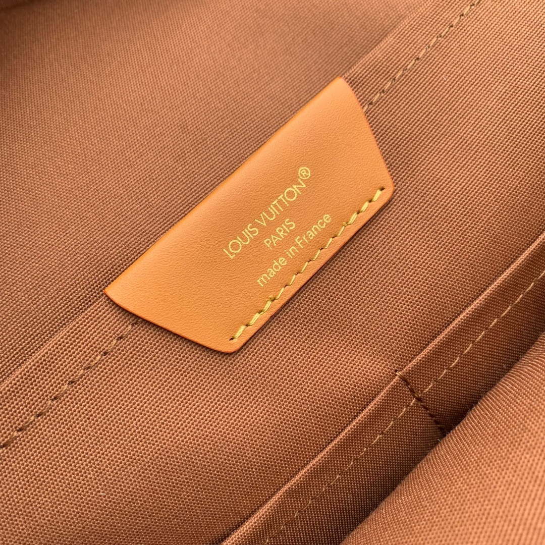 LV M25979 Louis Vuitton Discovery Cargo Backpack - Image 7