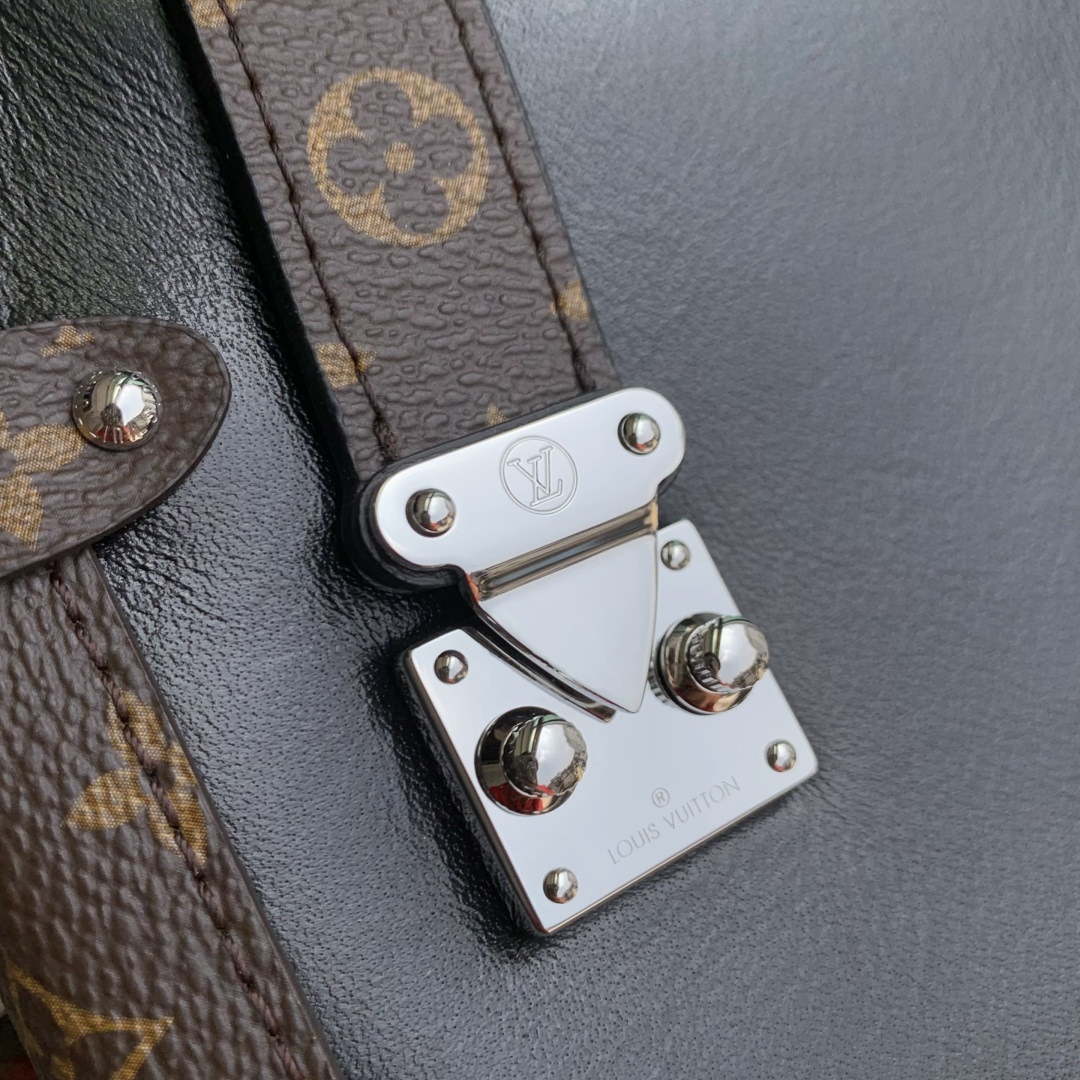 LV M15195 Louis Vuitton Side Trunk Vibe MM Bag Black - Image 4