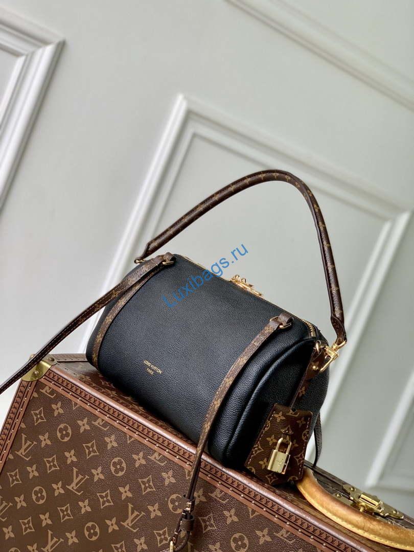 LV M26039 Louis Vuitton Express PM Bag Black