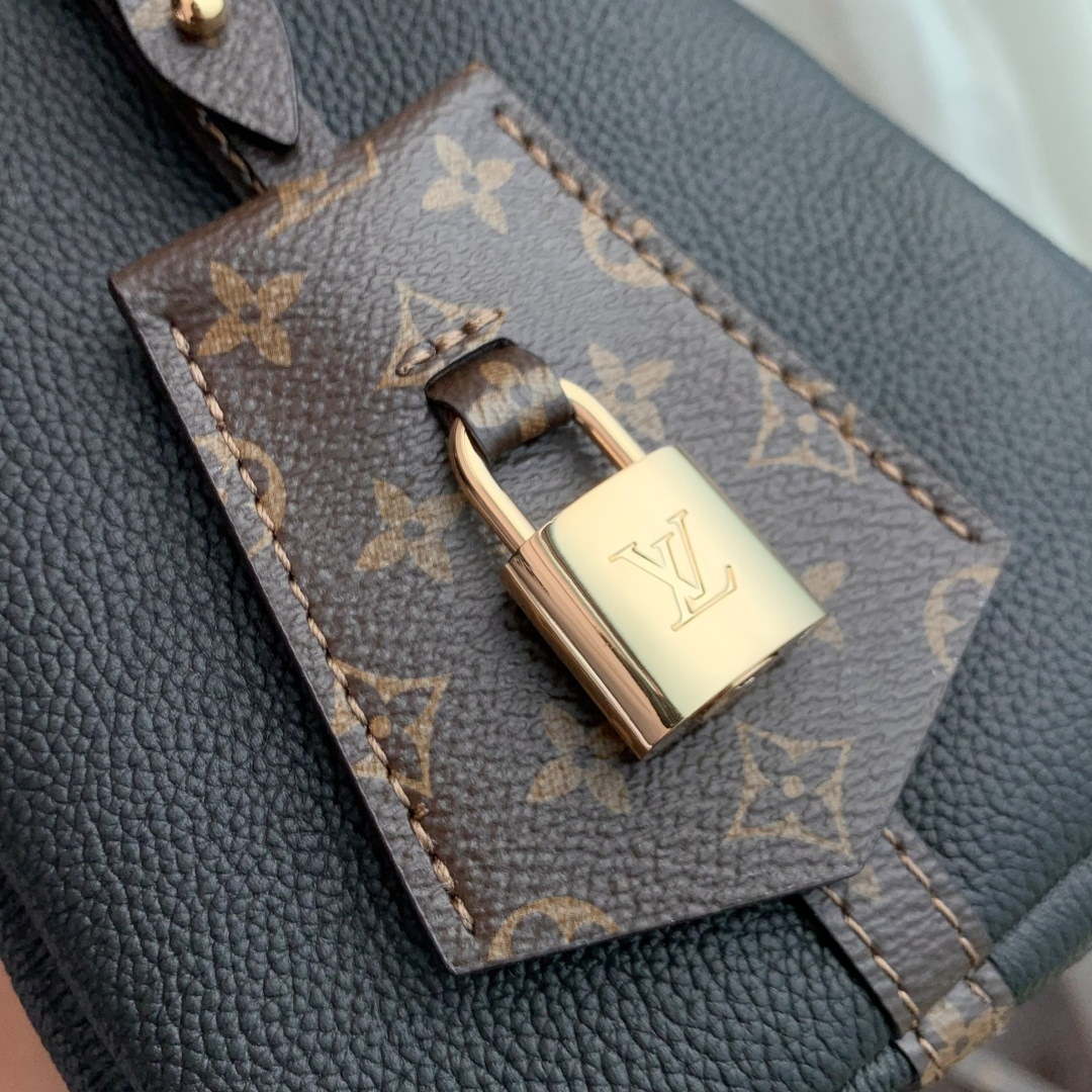 LV M26039 Louis Vuitton Express PM Bag Black - Image 4