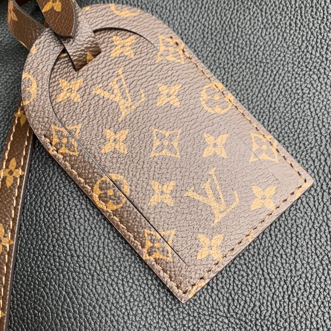 LV M26037 Louis Vuitton Express GM Bag Black - Image 4