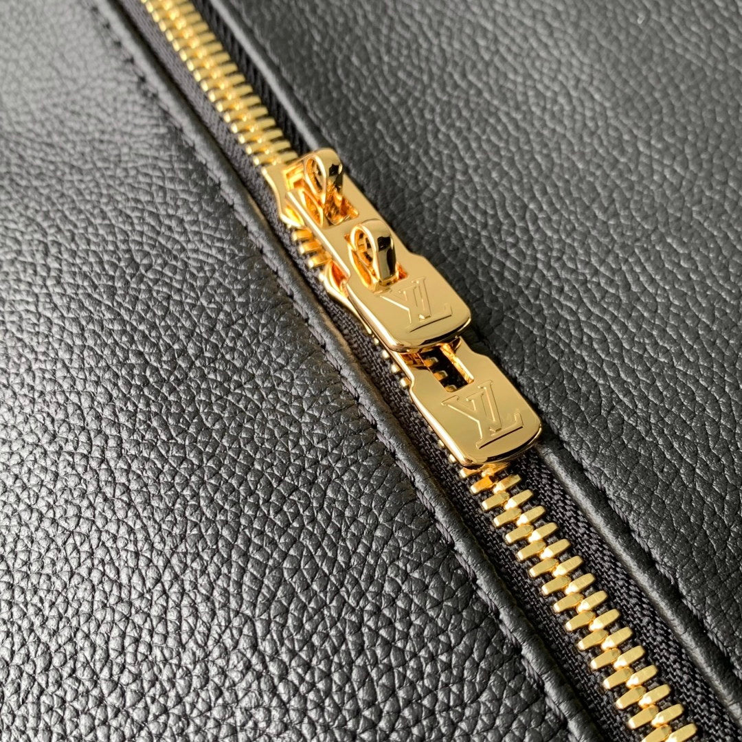 LV M26037 Louis Vuitton Express GM Bag Black - Image 5