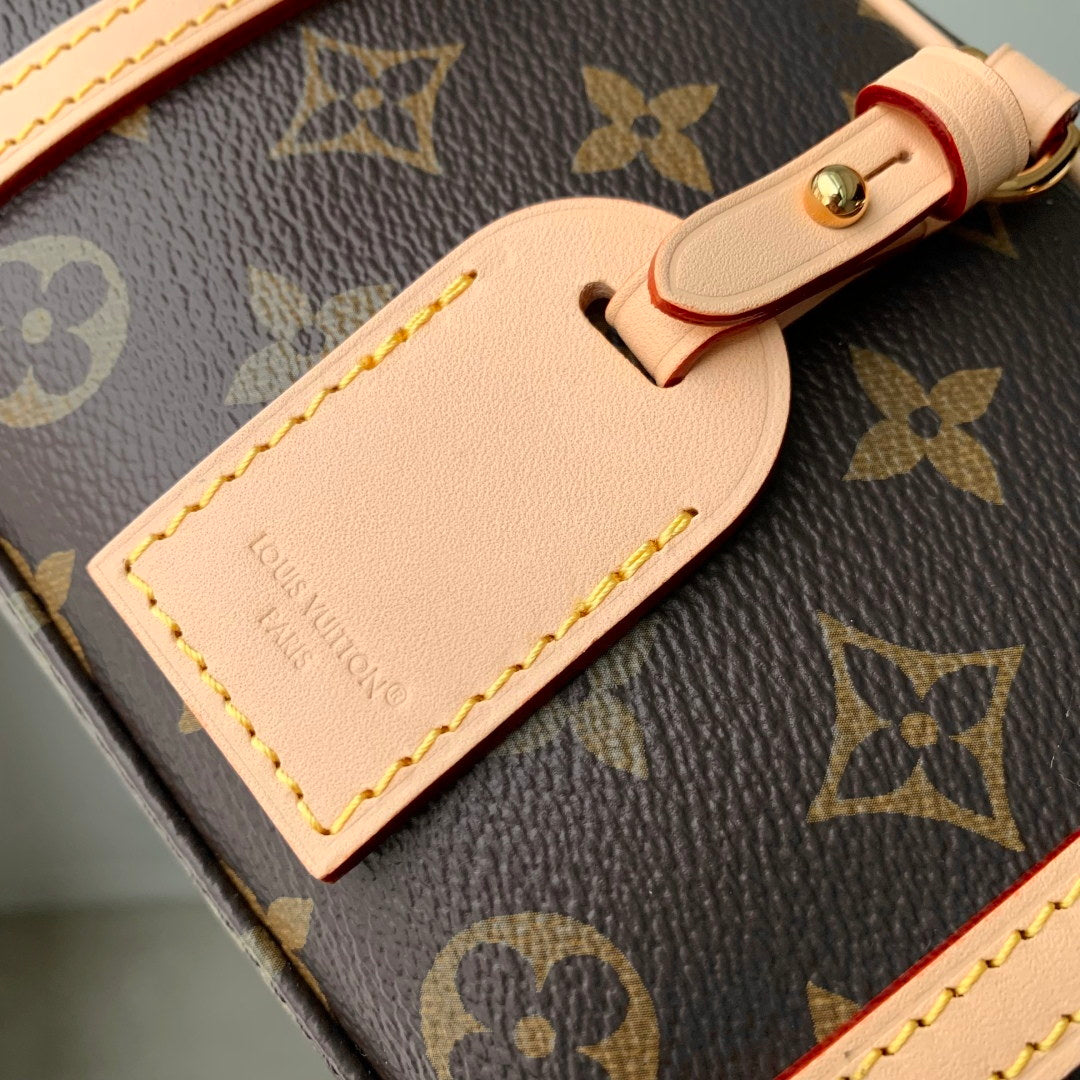 LV M47031 Louis Vuitton Hang On Handbag - Image 4