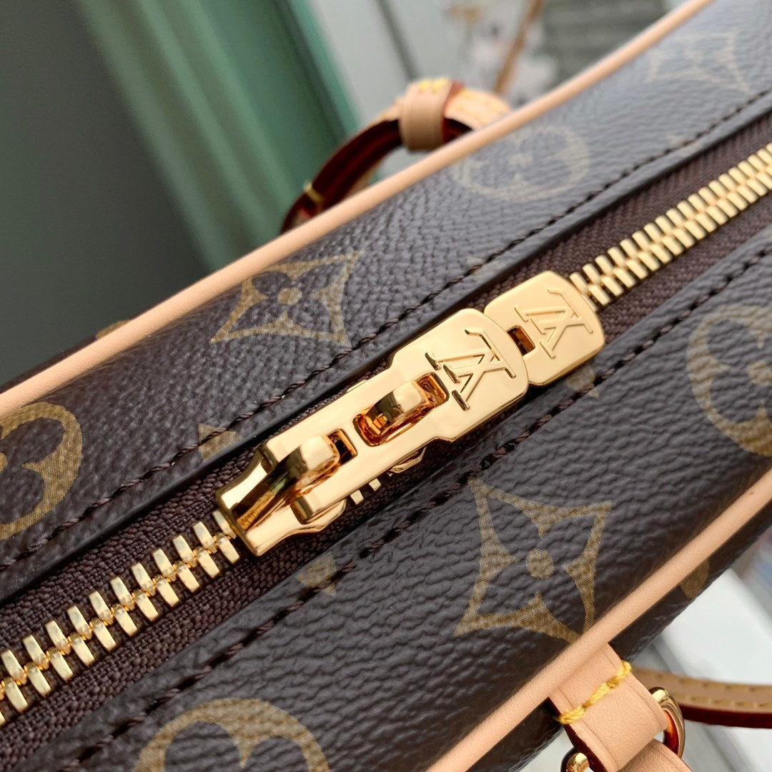 LV M47031 Louis Vuitton Hang On Handbag - Image 5