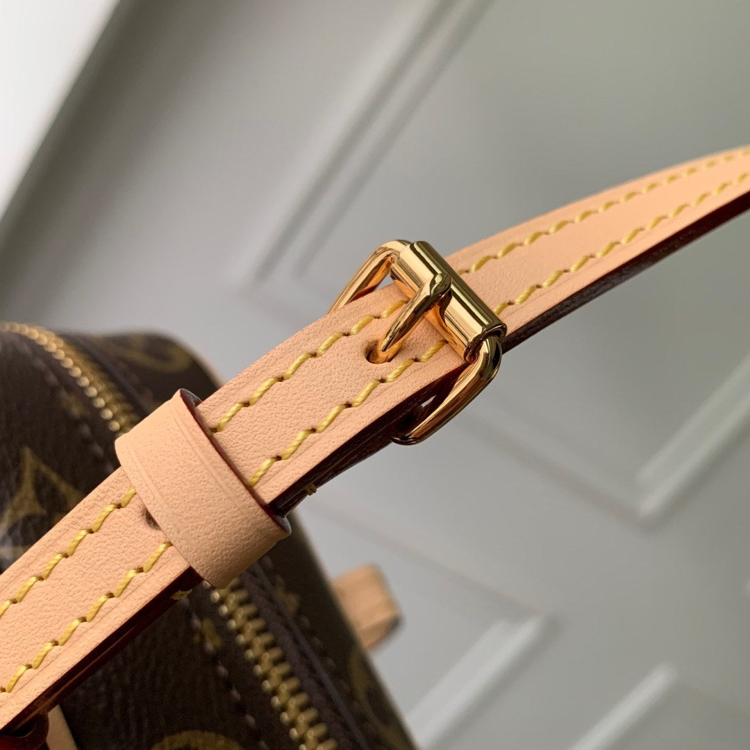 LV M47031 Louis Vuitton Hang On Handbag - Image 6