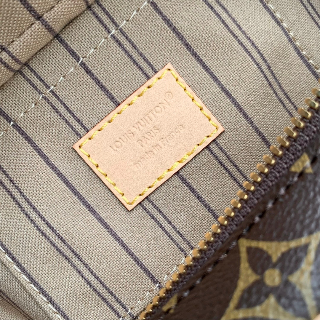 LV M47031 Louis Vuitton Hang On Handbag - Image 7