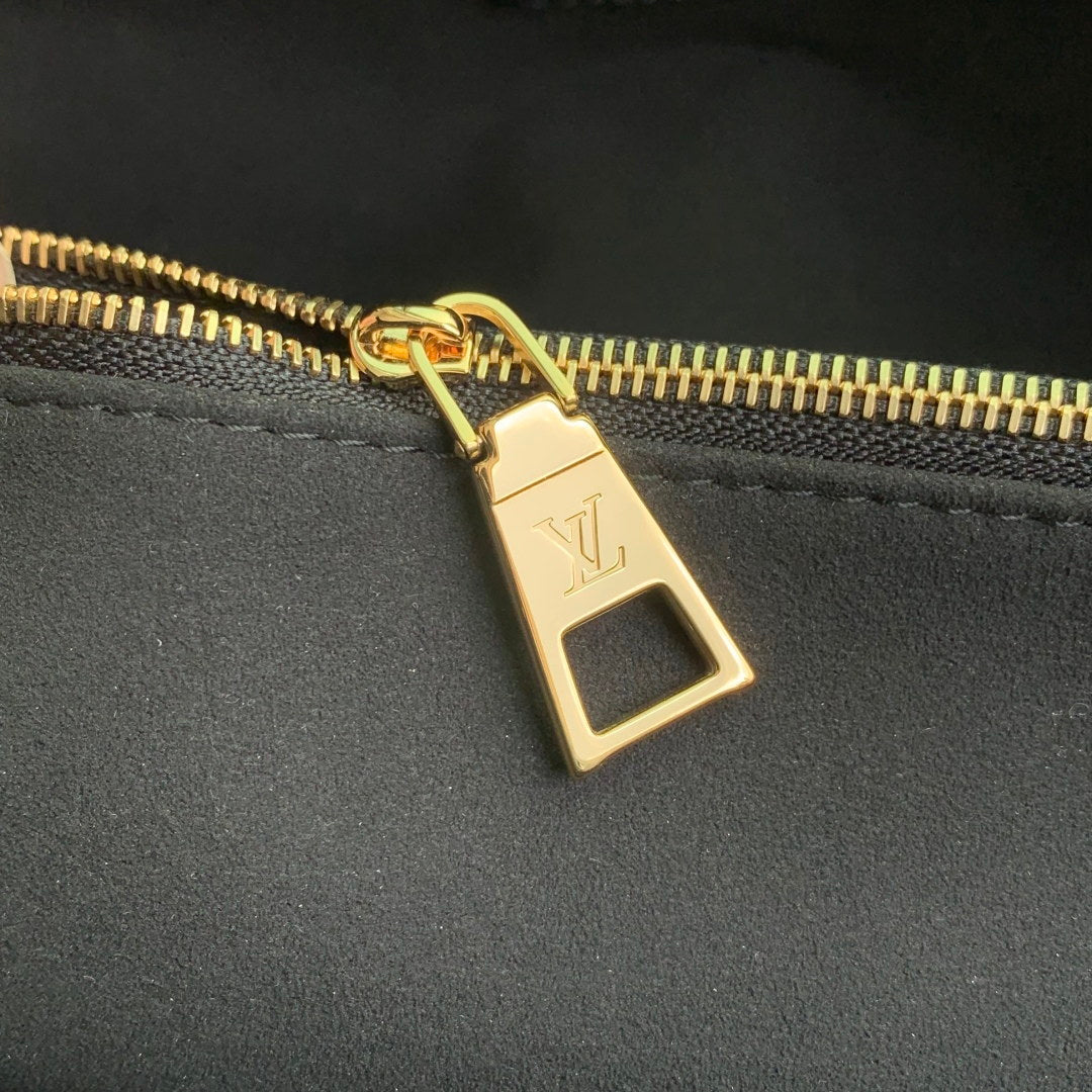 LV M25575 Louis Vuitton Avenue MM Handbag Black - Image 5
