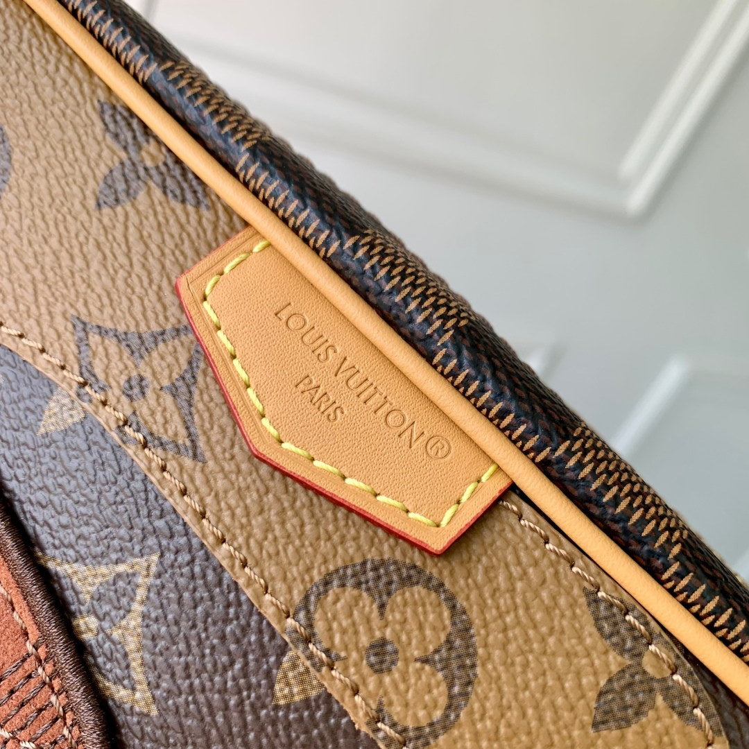 LV M26020 Louis Vuitton Trocadéro Wearable Wallet Brown - Image 4