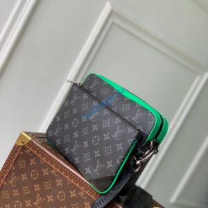 LV M26052 Louis Vuitton Trio Messenger Bamboo Green