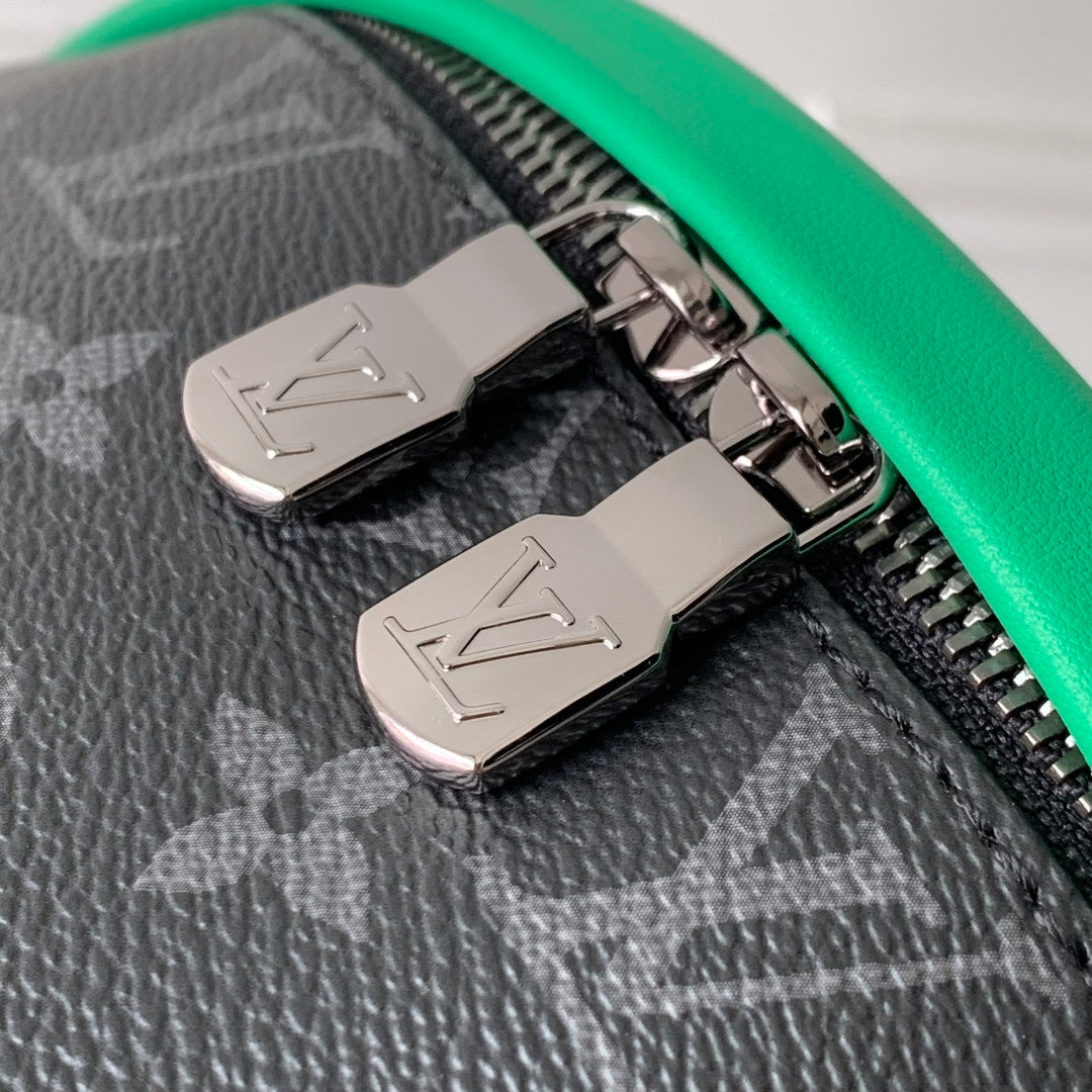 LV M25924 Louis Vuitton Discovery Bumbag Bamboo Green - Image 4