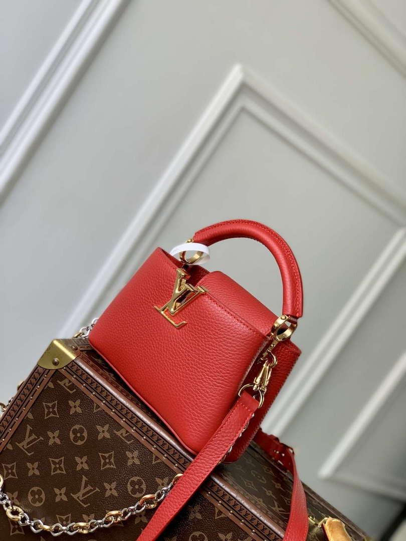 LV M12936 Louis Vuitton Capucines Mini Handbag Red