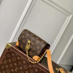 LV M14738 Louis Vuitton Steamer Wearable Wallet