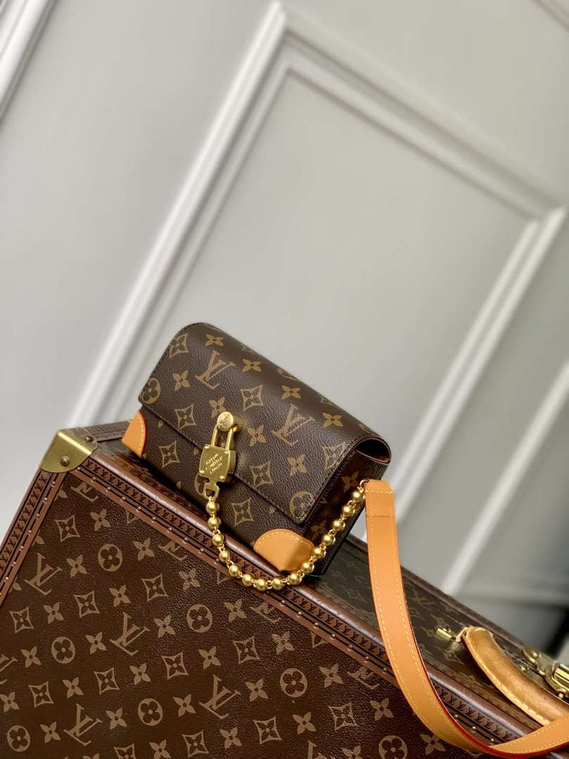 LV M14738 Louis Vuitton Steamer Wearable Wallet