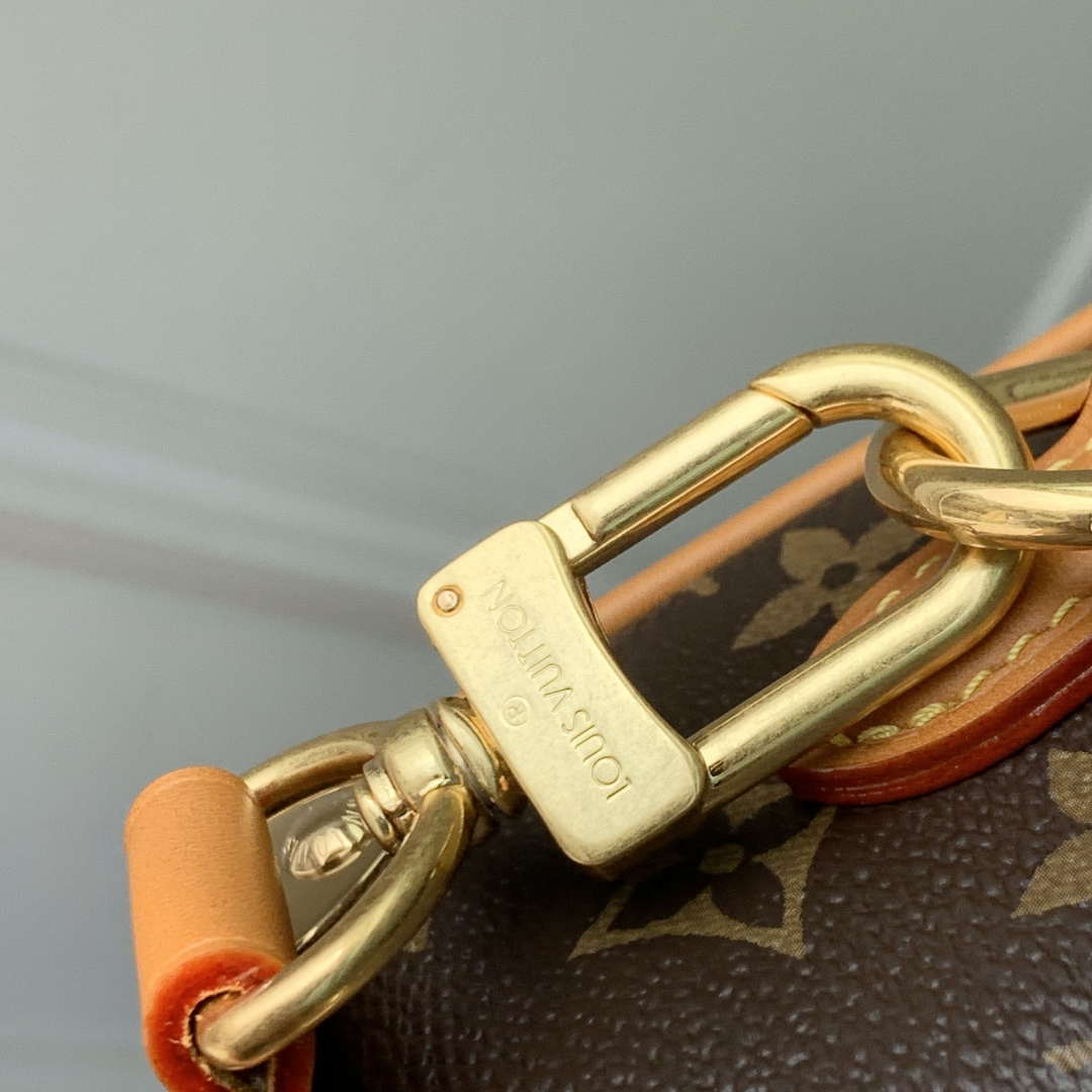 LV M14729 Louis Vuitton Mini Soft Trunk Bag Monogram - Image 4
