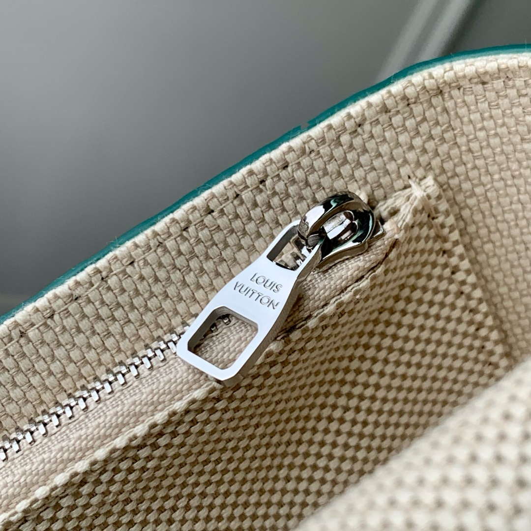 LV M13889 Louis Vuitton Steamer Wearable Wallet Misty Lake Green - Image 6