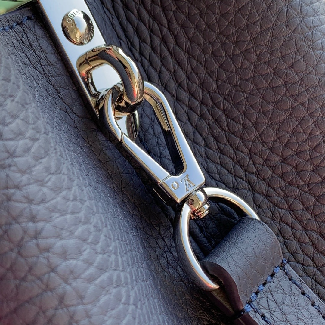 Louis Vuitton LV M12751 Capucines MM Handbag Blue - Image 6