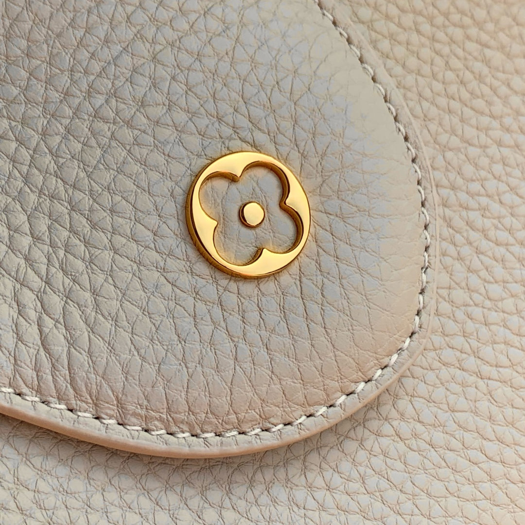 Louis Vuitton LV M12751 Capucines BB Handbag Apricot - Image 4