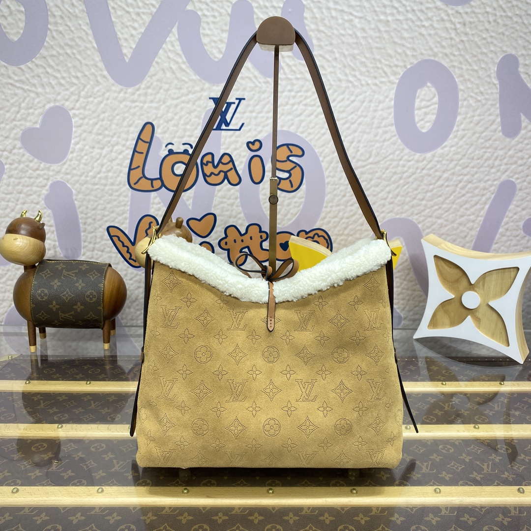 LV M11843 Louis Vuitton CarryAll PM Suede Leather Bag Beige - Image 3