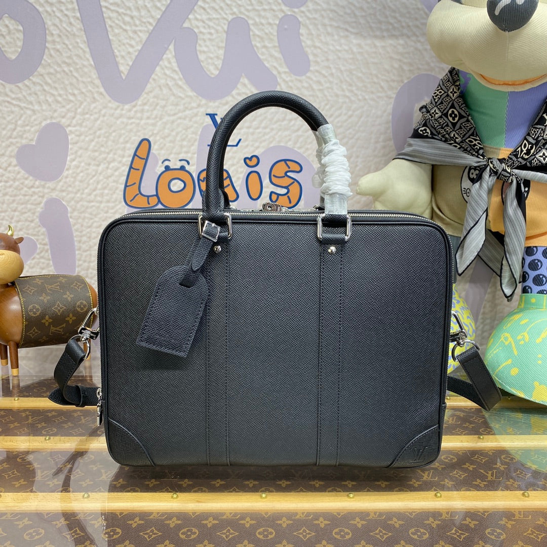 LV M30967 Louis Vuitton Porte Documents Voyage GM Taïga Cowhide Leather Black - Image 2