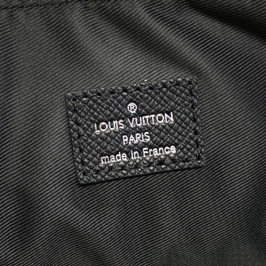 LV M30967 Louis Vuitton Porte Documents Voyage GM Taïga Cowhide Leather Black - Image 13